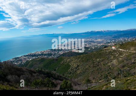 Ausflug in die Hügel des Hinterlands von Genua, Ligurien, Italien im Januar. Stockfoto