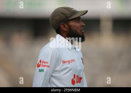 Bangladescher Wicketkeeper Mushfiqur Rahim im alleinigen Testspiel zwischen Bangladesch und Irland im Sher-e-Bangla National Cricket Stadium, Stockfoto