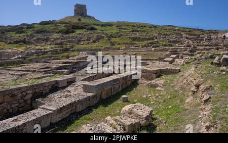 Ruinen von Tharros, einer alten phönizischen Stadt auf der Halbinsel Sinis in Cabras im Zentrum von Sardinien Stockfoto