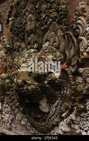 Der Palast von Ubud, offiziell Puri Saren Agung, ist ein historischer Gebäudekomplex in Ubud, Gianyar Regency von Bali, Indonesien. Stockfoto