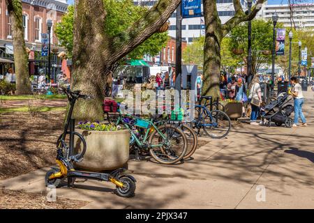 Knoxville, Tennessee, USA - 25. März 2023: Marktplatz an einem schönen Frühlingstag. Stockfoto