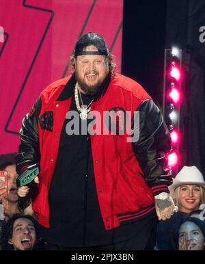 Jelly Roll, Gewinner des Male Breakthrough Video of the Year „Son of a Sünder“, spricht auf der Bühne bei den CMT Music Awards 2023 im Moody Center am 02. April 2023 in Austin, Texas. Foto: Amy Price/imageSPACE/MediaPunch Stockfoto