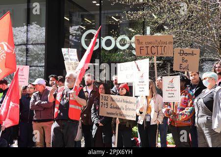 London, Vereinigtes Königreich, 4. April 2023. Google Workers inszenierte eine Demonstration außerhalb des Hauptsitzes von Kings Cross, bei der es um „entsetzliche Behandlung und Verhaftung von Gewerkschaften“ von Mitarbeitern ging, die entlassen wurden. Kredit : Monica Wells/Alamy Live News Stockfoto