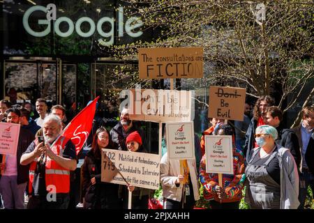 London, Großbritannien. 4. April 2023. Mitarbeiter von Google demonstrieren zusammen mit Gewerkschaftsmitgliedern. Sie sind unglücklich darüber, dass Google Arbeitsplätze abschneidet, Gewerkschaften auflöst und die Löhne schlecht sind. Kredit: Mark Thomas/Alamy Live News Stockfoto