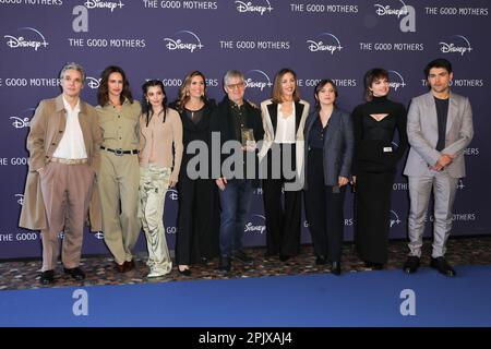 Rom, Italien. 04. April 2023. Rom, das Space Cinema, die Disney TV-Serie, die Fotoserie "die guten Mütter". Bild: Cast Credit: Independent Photo Agency/Alamy Live News Stockfoto