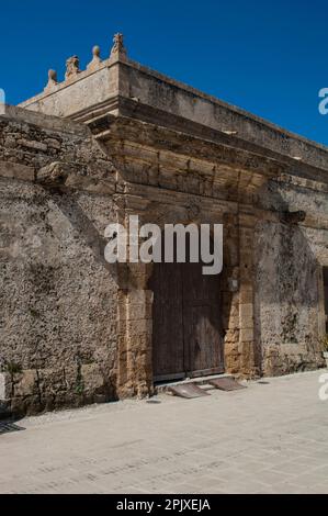 Das Küstendorf Marzamemi, Pachino, Syrakus, Sizilien, Italien, Europa. Stockfoto