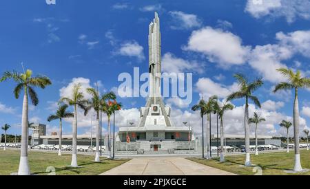 Luanda Angola - 03 24 2023 Uhr: Panoramablick von außen am Denkmal zu Ehren von Doktor António Agostinho Neto, erster Präsident Angolas und Befreier Stockfoto