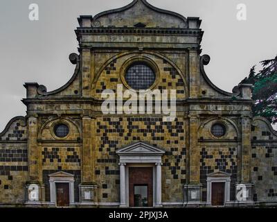 Benediktinerkloster (Kloster) von Praglia, Teolo, Padua, Italien. 1495. Kirchenfassade. Stockfoto