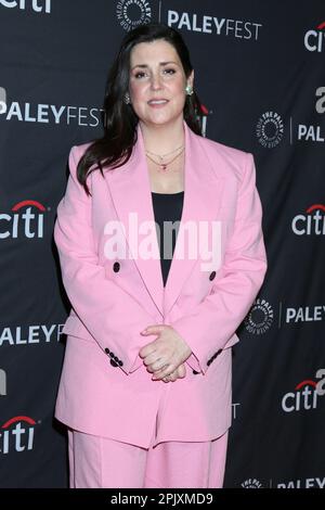 Los Angeles, USA. 03. April 2023. LOS ANGELES - APR 3: Melanie Lynskey beim PaleyFest 2023 - Yellowjackets at the Dolby Theater am 3. April 2023 in Los Angeles, CA (Foto: Katrina Jordan/Sipa USA) Guthaben: SIPA USA/Alamy Live News Stockfoto