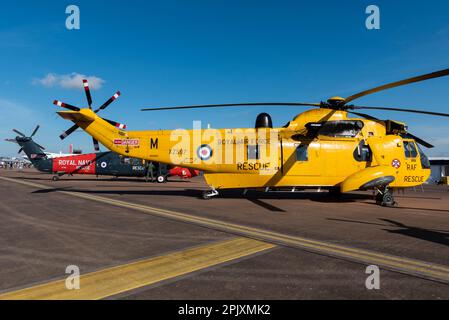 Westland WS-61 Sea King HAR3 Hubschrauber XZ597 auf der Royal International Air Tattoo, RAF Fairford, Großbritannien. Ex RAF im zivilen Einsatz als G-SKNG Stockfoto