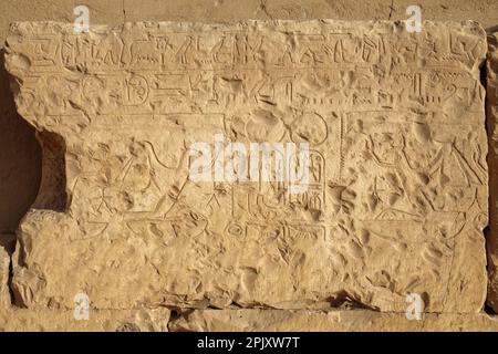 Details der Kampfszenen auf dem Vorplatz des Tempels von Seti I, Abydos, Ägypten Stockfoto