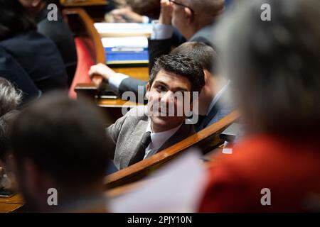 Paris, Frankreich. 04. April 2023. Französischer Stellvertreter Aurelien Pradie während einer Fragestunde an die Regierung in der Pariser Nationalversammlung am 4. April 2023. Foto: Raphael Lafargue/ABACAPRESS.COM Kredit: Abaca Press/Alamy Live News Stockfoto