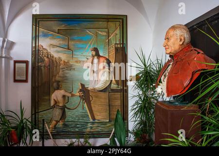 Skulpturen im Kloster La Rabida, Provinz Huelva, Palos de la Frontera, Region Andalusien, Spanien. Kloster Santa María de La Rábida, Stockfoto