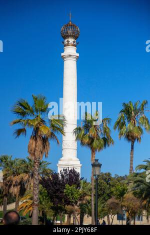 Riesige Säule der Klostergärten La Rabida, Provinz Huelva, Region Andalusien, Spanien. Das Denkmal für die Entdecker, auch bekannt als die Säule von Stockfoto