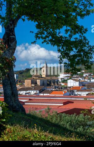 Dorf Jabugo, Provinz Huelva, Region Andalusien, Spanien. Jabugo ist dank seines iberischen Schinkens, der in der Stadt und dem e hergestellt wird, international bekannt Stockfoto