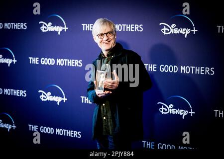 Rom, Italien, 04. April 2023, Julian Jarrold nimmt am Fotoanruf von „The Good Mother“ im Space Cinema Moderno Teil. (Foto: Giovanna Onofri) Stockfoto