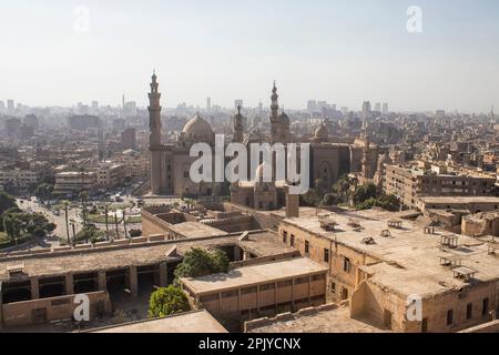 Ein Luftblick auf Kairo mit wunderschönen alten Architekturgebäuden. Ägypten. Stockfoto