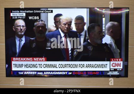 Trump geht zur Anklageerhebung vor das Strafgericht Stockfoto
