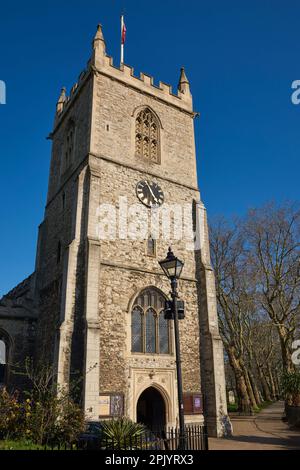 Der Kirchturm aus dem 15. Jahrhundert von St. Dunstan & All Saints, Stepney, East London UK Stockfoto