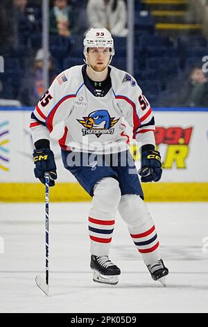 Bridgeport, Connecticut, USA. 4. April 2023. Springfield Thunderbirds Dmitri Samorukov (55) läuft bei einem Spiel der American Hockey League gegen die Bridgeport Islanders in der Total Mortgage Arena in Bridgeport, Connecticut. Rusty Jones/Cal Sport Media/Alamy Live News Stockfoto