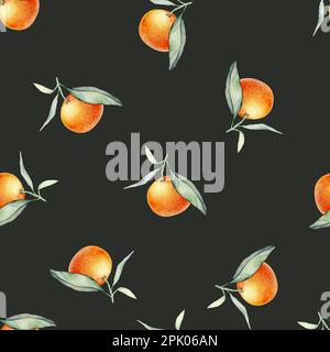 Nahtlose, wässrige Zitrusfrüchte und Blätter. Grüne Blätter und Orangenfrüchte auf schwarzem Hintergrund. Nahtlose Aquarelle von Mandarinen und Orangen Stockfoto