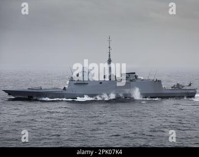 Die fünften Fregatte FREMM multi Mission für die französische Marine FS Bretagne im Nordatlantik Stockfoto