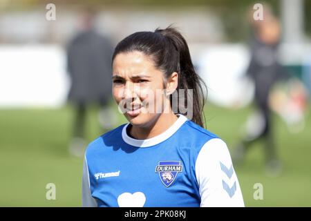 Bamber Bridge, Großbritannien. 02. April 2023. Bamber Bridge, England, April 2. 2023; Lauren Briggs (3 Durham) wärmt sich vor dem FA Womens Championship-Spiel zwischen Blackburn Rovers und Durham im Sir Tom Finney Stadium in Bamber Bridge, England auf. (Sean Chandler/SPP) Guthaben: SPP Sport Press Photo. Alamy Live News Stockfoto