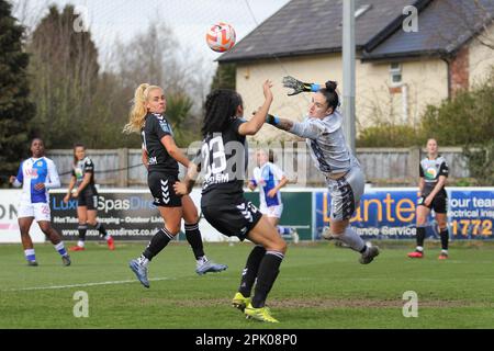 Bamber Bridge, Großbritannien. 02. April 2023. Bamber Bridge, England, April 2. 2023; Alex Brooks (1 Blackburn) spart beim FA Womens Championship-Spiel zwischen Blackburn Rovers und Durham im Sir Tom Finney Stadium in Bamber Bridge, England. (Sean Chandler/SPP) Guthaben: SPP Sport Press Photo. Alamy Live News Stockfoto