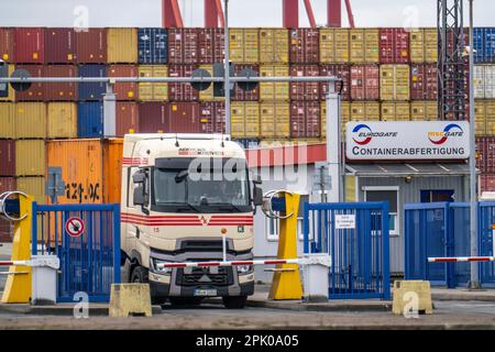 Ein- und Ausgang für Containerfahrzeuge, zum MSC Containerterminal im Seehafen Bremerhaven, Eurogate Container Terminal mit fast 50 Contai Stockfoto