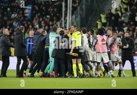 Turin, Italien. 04. April 2023. Beim Coppa Italia, Halbfinale, erste Etappe, Fußballspiel zwischen dem FC Juventus und dem FC Internazionale am 04. April 2023 im Allianz Stadium, Turin, Italien. Foto: Nderim Kaceli Credit: Live Media Publishing Group/Alamy Live News Stockfoto