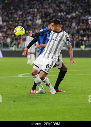 Turin, Italien. 04. April 2023. Danilo von Juventus während des Coppa Italia, Halbfinale der ersten Etappe, Fußballspiel zwischen dem FC Juventus und dem FC Internazionale am 04. April 2023 im Allianz-Stadion in Turin, Italien. Foto: Nderim Kaceli Credit: Live Media Publishing Group/Alamy Live News Stockfoto