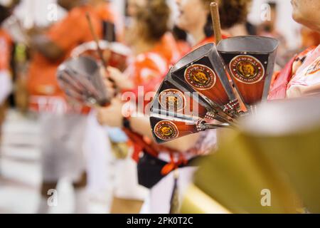 Technische Probe der Estacio de Sa Samba Schule in Rio de Janeiro, Brasilien - 21. Januar 2023: Trommeln der Estacio de Sa Samba Schule am Sam Stockfoto