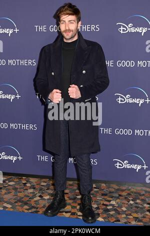 Rom, Italien. 04. April 2023. Lorenzo Licitra besucht den blu-Teppich der Premiere der neuen Disney-Serie „The Good Mütter“ im Space Cinema Moderno. (Foto: Mario Cartelli/SOPA Images/Sipa USA) Guthaben: SIPA USA/Alamy Live News Stockfoto