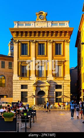 Nizza, Frankreich - 29. Juli 2022: Historisches Rathaus Palais communal am Place Saint Francois im Altstadtviertel Vieille Ville in Nizza Stockfoto