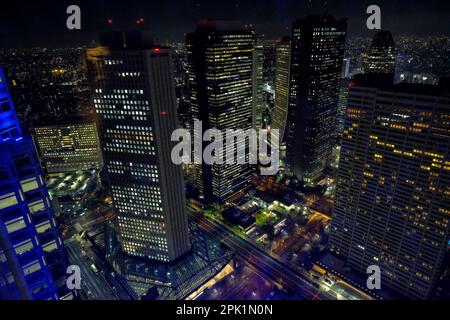 Tokio, Japan - 7. März 2023: Blick auf die Stadt Tokio vom Tokyo Metropolitan Government Building in Tokio, Japan. Stockfoto