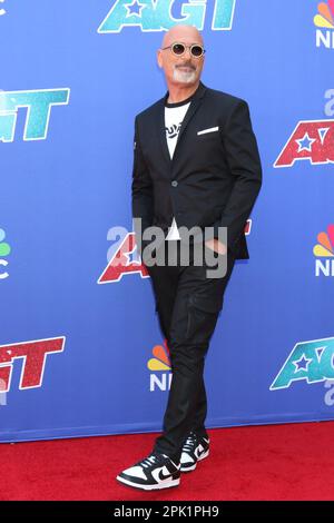 Pasadena, Kalifornien. 4. April 2023. Howie Mandel bei der Ankunft für AMERICA's GOT TALENT Staffel 18 Red Carpet, Pasadena Civic Auditorium, Pasadena, CA 4. April 2023. Kredit: Priscilla Grant/Everett Collection/Alamy Live News Stockfoto