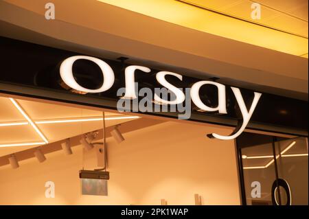 Warshaw, Polen - 14. Mai 2022: Orsay Store im Einkaufszentrum Stockfoto