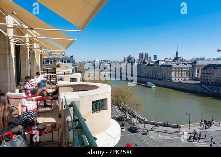 Paris, Frankreich, ein Luftblick auf die ile de la Cite vom Balkon des Kaufhauses La Samaritaine. Stockfoto