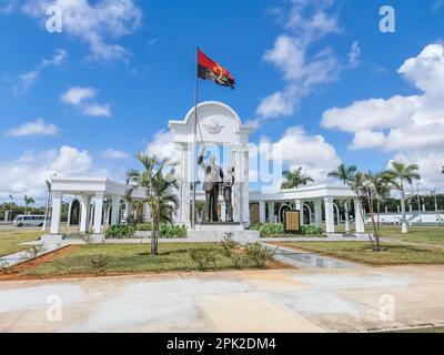 Luanda Angola - 03 24 2023 Uhr: Außenansicht des Denkmals zu Ehren von Doktor António Agostinho Neto, dem ersten Präsidenten Angolas und Befreier der an Stockfoto