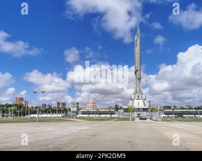 Luanda Angola - 03 24 2023 Uhr: Panoramablick von außen am Denkmal zu Ehren von Doktor António Agostinho Neto, erster Präsident Angolas und Befreier Stockfoto