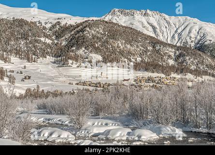 Winterlandschaft bei Samedan im Engadin, Graubünden, Schweiz Stockfoto