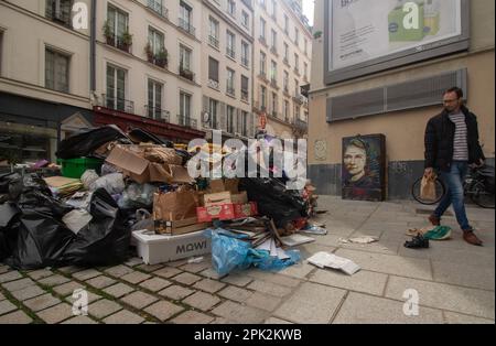 Ansammlung von Müllhalden in Paris während der französischen Müllstreiks Stockfoto