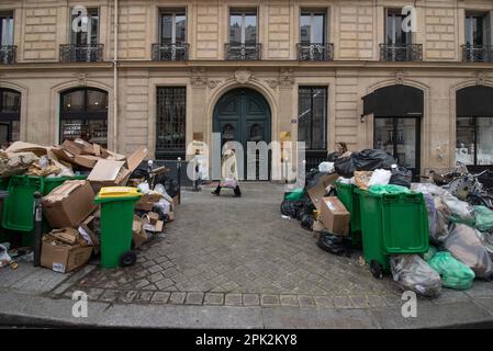 Ansammlung von Müllhalden in Paris während der französischen Müllstreiks Stockfoto