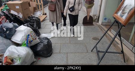 Ansammlung von Müllhalden in Paris während der französischen Müllstreiks Stockfoto