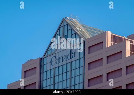 Edmonton, Alberta, Kanada. 04. April 2023. Ganz in der Nähe des Canada Place, Regierungsgebäude in Edmonton, Alberta, Kanada. Stockfoto