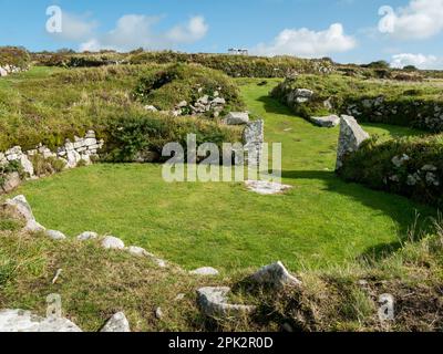 Steinmauern von Romano-British Courtyard Houses, Chysauster Ancient Village, Cornwall, England, Großbritannien Stockfoto