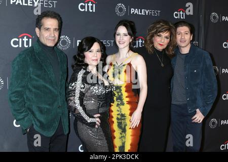 LOS ANGELES - APR 4: Tony Shalhoub, Alex Borstein, Rachel Brosnahan, Caroline Aaron, Michael Zegen beim PaleyFest 2023 - The Marvelous Mrs. Maisel at the Dolby Theater am 4. April 2023 in Los Angeles, Kalifornien (Foto: Katrina Jordan/Sipa USA) Stockfoto