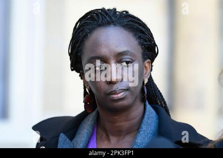 Paris, Frankreich. 04. April 2023. Europe Ecologie Les Verts (EELV) National sprach Frau Aminata Niakate bei einem Treffen mit dem französischen Premierminister im Hotel Matignon am 4. April 2023 in Paris, Frankreich. Kredit: Victor Joly/Alamy Live News Stockfoto