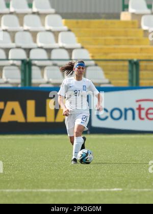 Stefania Stergiouli von Griechenland U19 bei der Europameisterschaft U19 2023, Runde 2, Fußballspiel zwischen, Grece U19 Frauen und Italien U19 Frauen, am 05. April 2023 im Stadion Silvio Piola, Vrcelli, Italien. Foto: Nderim Kaceli Stockfoto