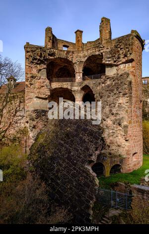 Der berühmte Gesprengter Turm, auch Krautturm oder Pulverturm genannt, Heidelberger Schloss, Heidelberg, Baden-Württemberg, Deutschland. Stockfoto